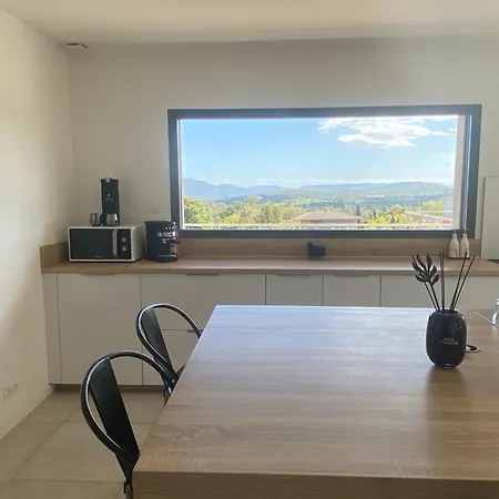 De - Corsica アパート